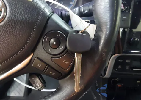 2018 Toyota Corolla Se from USA, damaged, VIN 5YFBURHE2JP828155